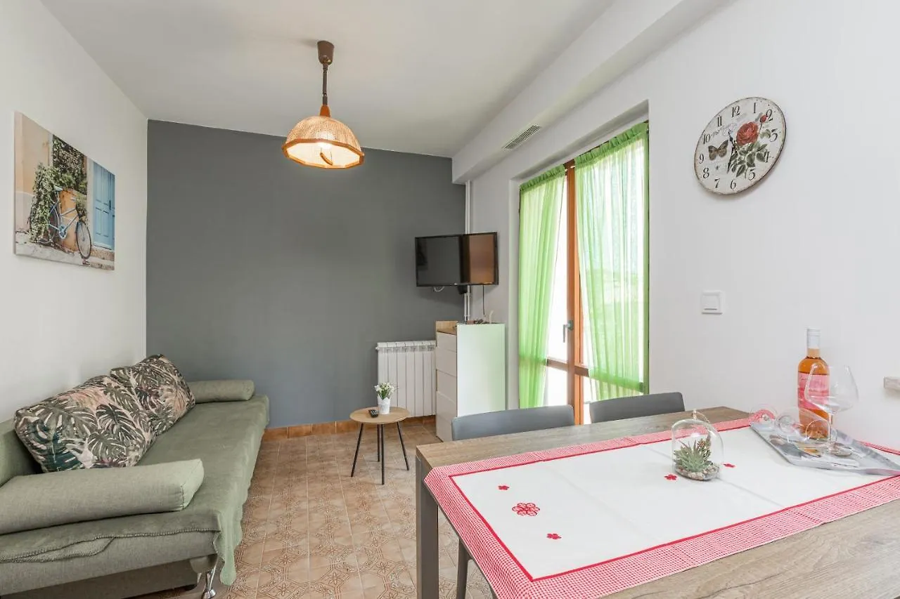Apartment Mirijana Tar-Vabriga 0*,  Croatia